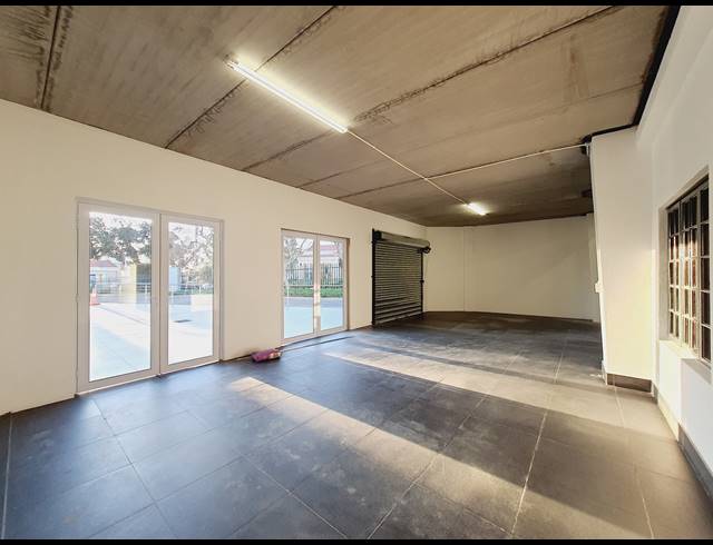 346M² RETAIL TO LET IN HALFWAY HOUSE